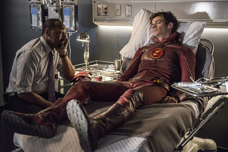 The Flash -- "The Man Who Saved Central City" -- Image FLA201b_0462b.jpg -- Pictured (L-R): Jesse L. Martin as Detective Joe West and Grant Gustin as Barry Allen -- Photo: Cate Cameron /The CW -- ÃÂ© 2015 The CW Network, LLC. All rights reserved.
